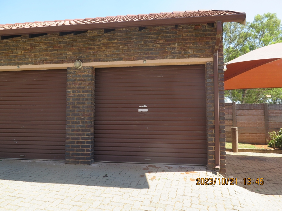 To Let 2 Bedroom Property for Rent in Allen Grove Gauteng