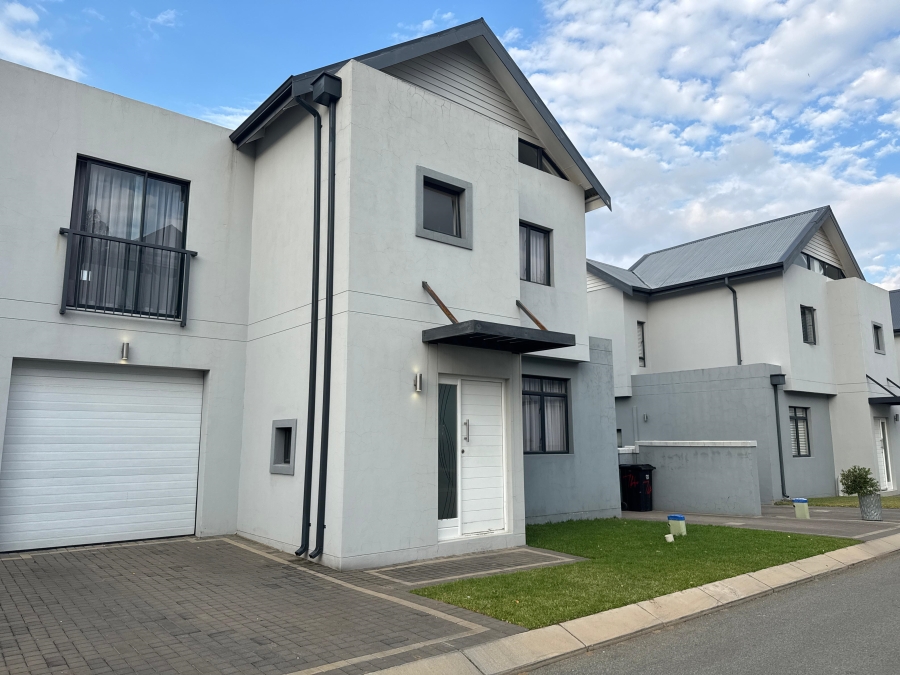 3 Bedroom Property for Sale in Broadacres Gauteng