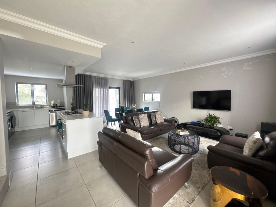 3 Bedroom Property for Sale in Broadacres Gauteng