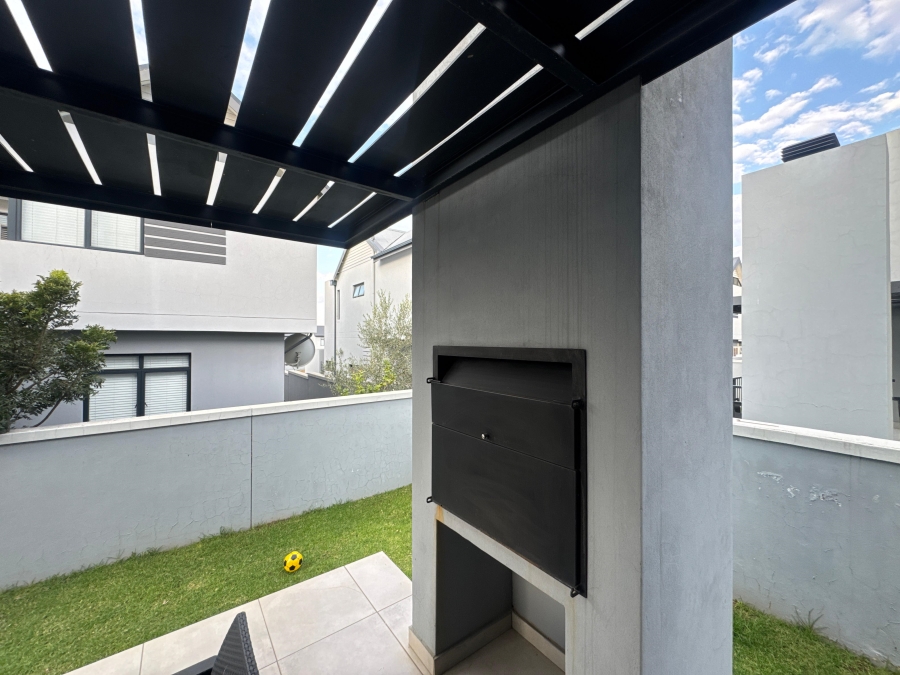 3 Bedroom Property for Sale in Broadacres Gauteng