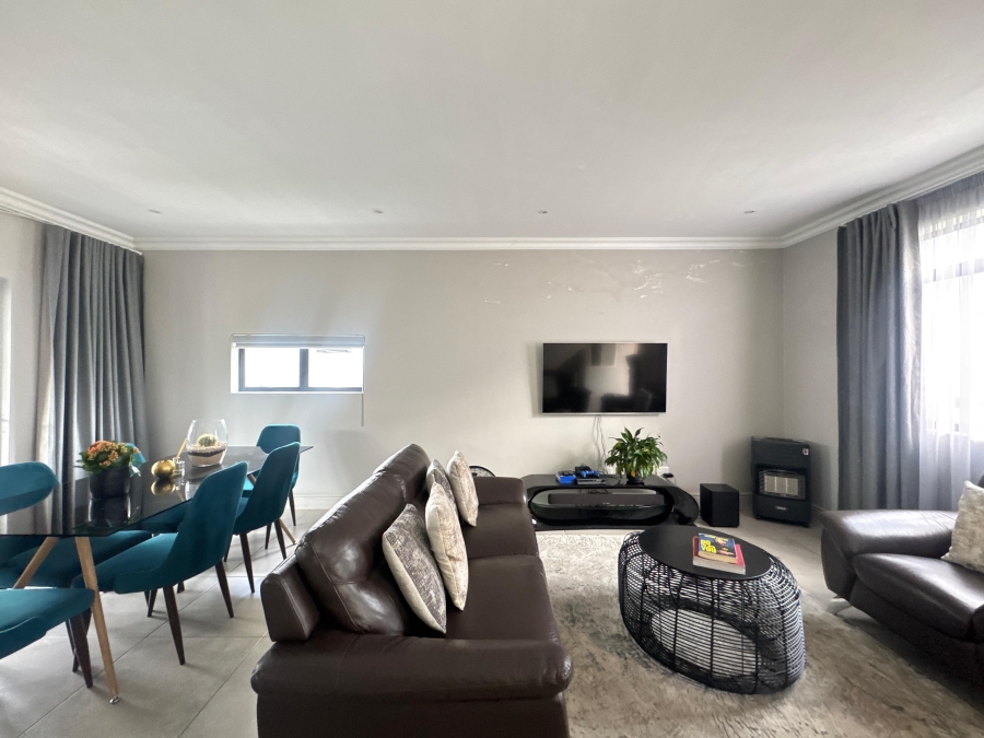 3 Bedroom Property for Sale in Broadacres Gauteng