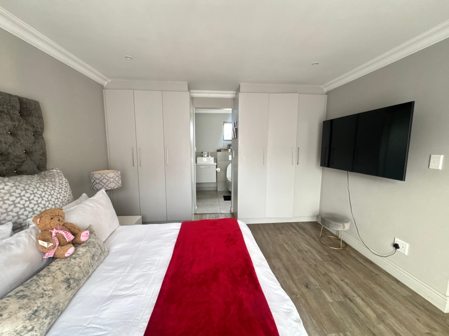 3 Bedroom Property for Sale in Broadacres Gauteng