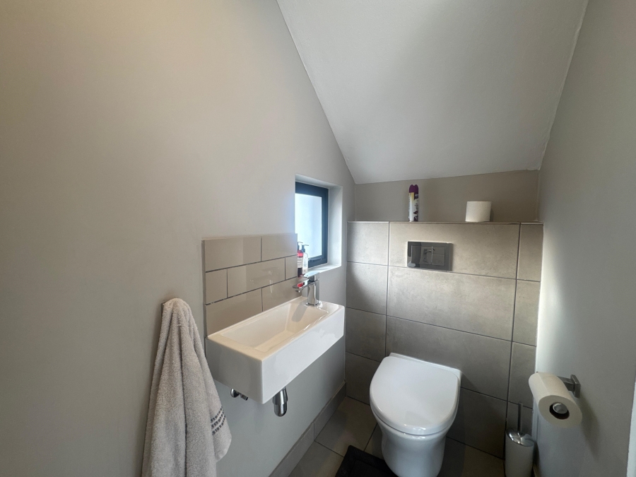 3 Bedroom Property for Sale in Broadacres Gauteng