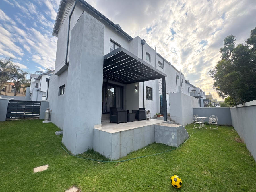 3 Bedroom Property for Sale in Broadacres Gauteng