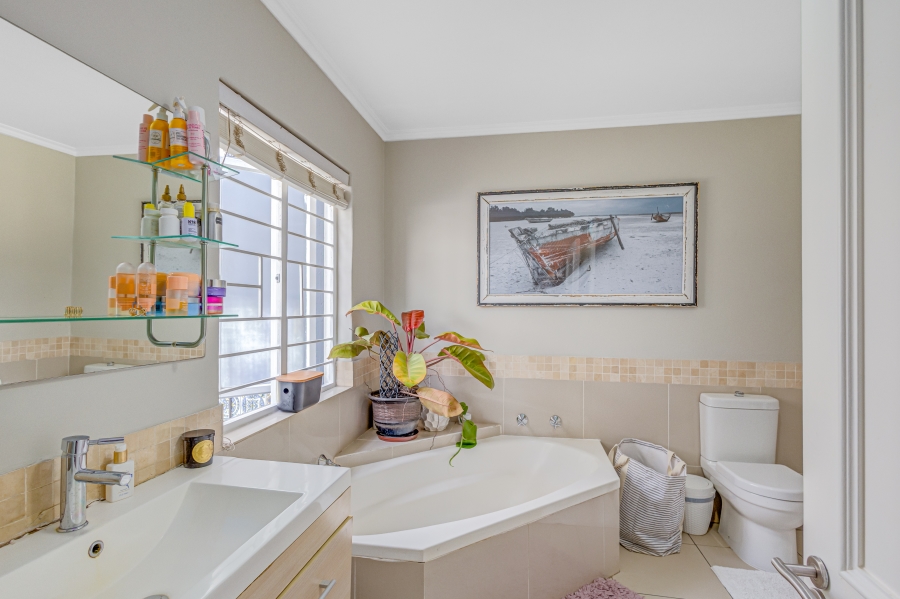 4 Bedroom Property for Sale in Kyalami Estates Gauteng