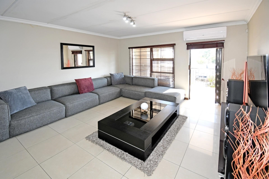 3 Bedroom Property for Sale in Barbeque Downs Gauteng