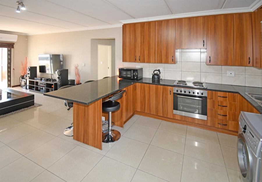 3 Bedroom Property for Sale in Barbeque Downs Gauteng