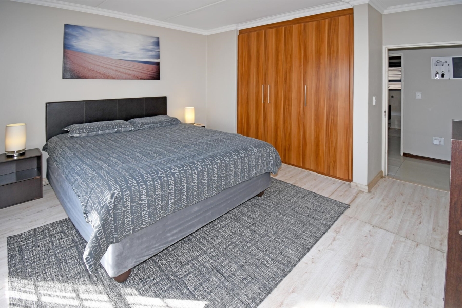 3 Bedroom Property for Sale in Barbeque Downs Gauteng