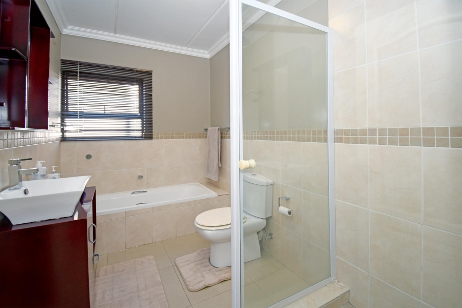 3 Bedroom Property for Sale in Barbeque Downs Gauteng