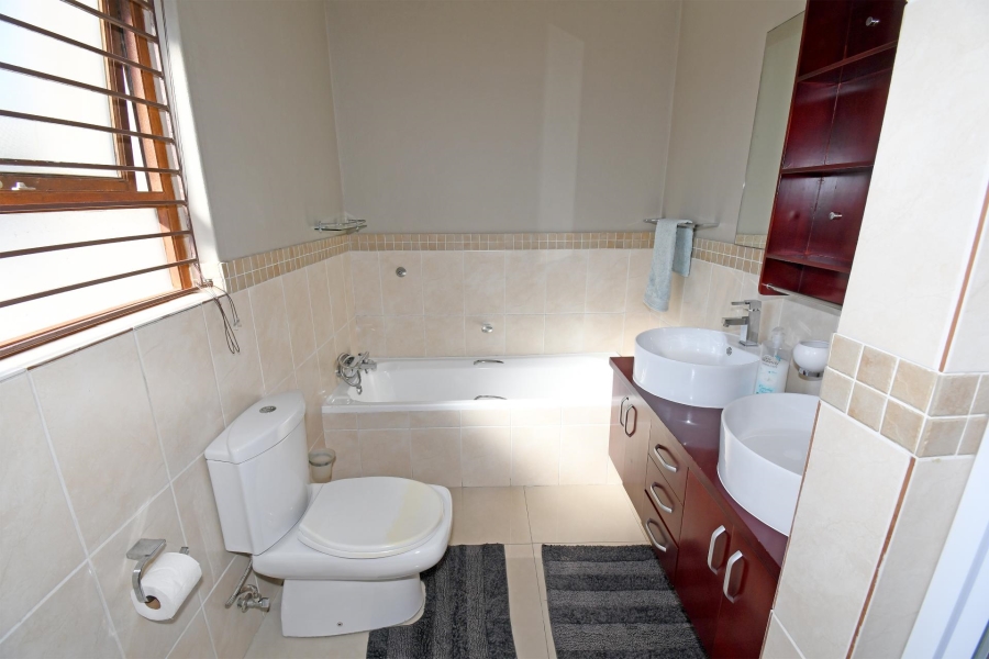 3 Bedroom Property for Sale in Barbeque Downs Gauteng