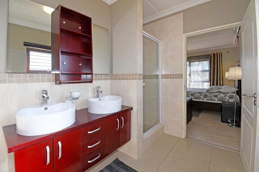 3 Bedroom Property for Sale in Barbeque Downs Gauteng