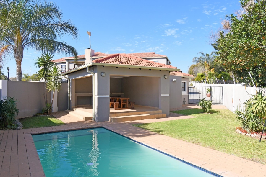 3 Bedroom Property for Sale in Barbeque Downs Gauteng