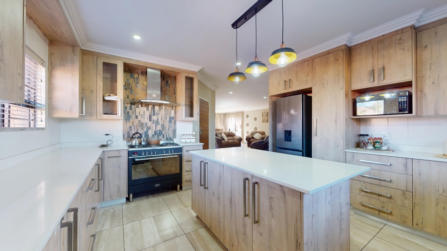 3 Bedroom Property for Sale in Dayanglen Gauteng