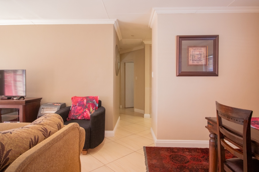 2 Bedroom Property for Sale in Eldoraigne Gauteng
