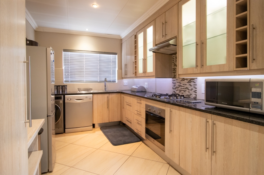 2 Bedroom Property for Sale in Eldoraigne Gauteng