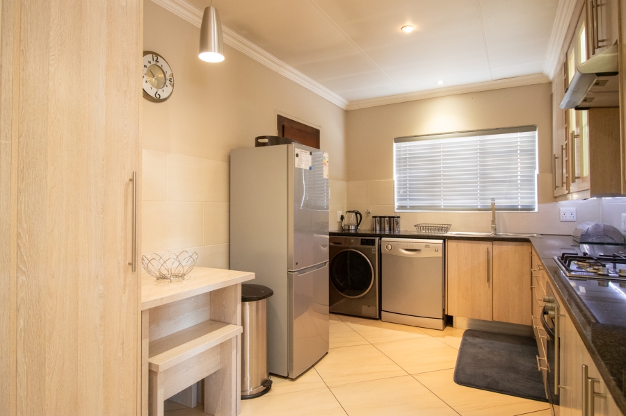 2 Bedroom Property for Sale in Eldoraigne Gauteng