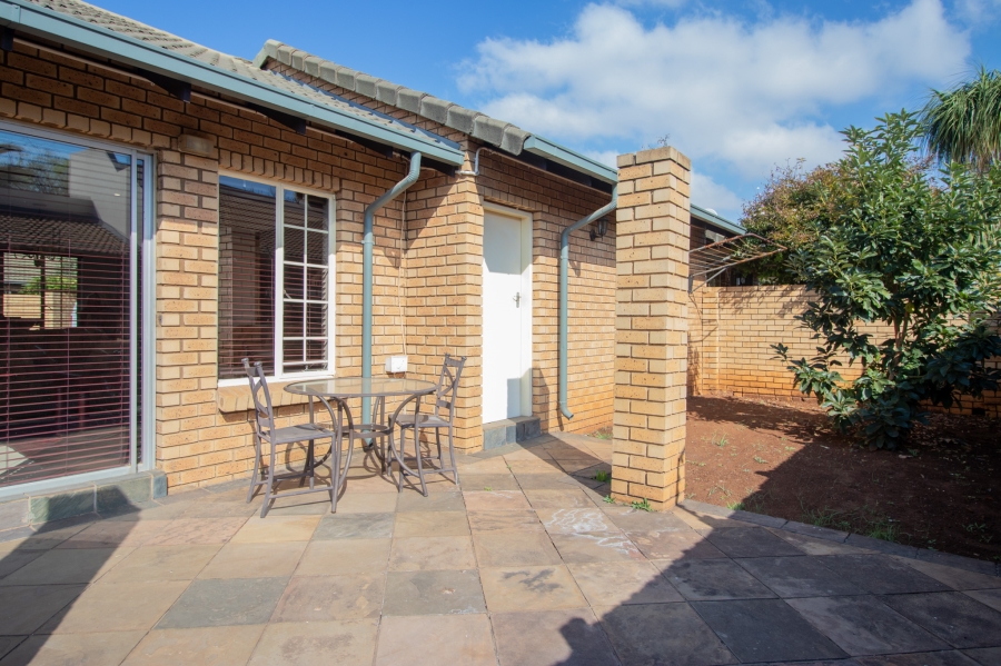 2 Bedroom Property for Sale in Eldoraigne Gauteng