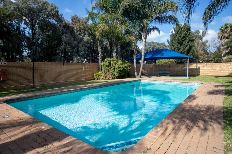 2 Bedroom Property for Sale in Eldoraigne Gauteng