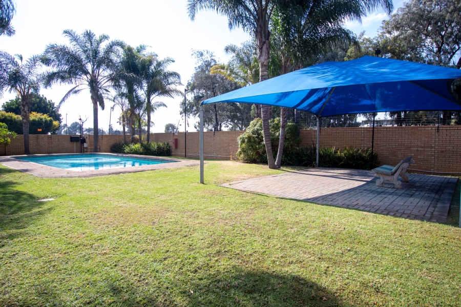 2 Bedroom Property for Sale in Eldoraigne Gauteng