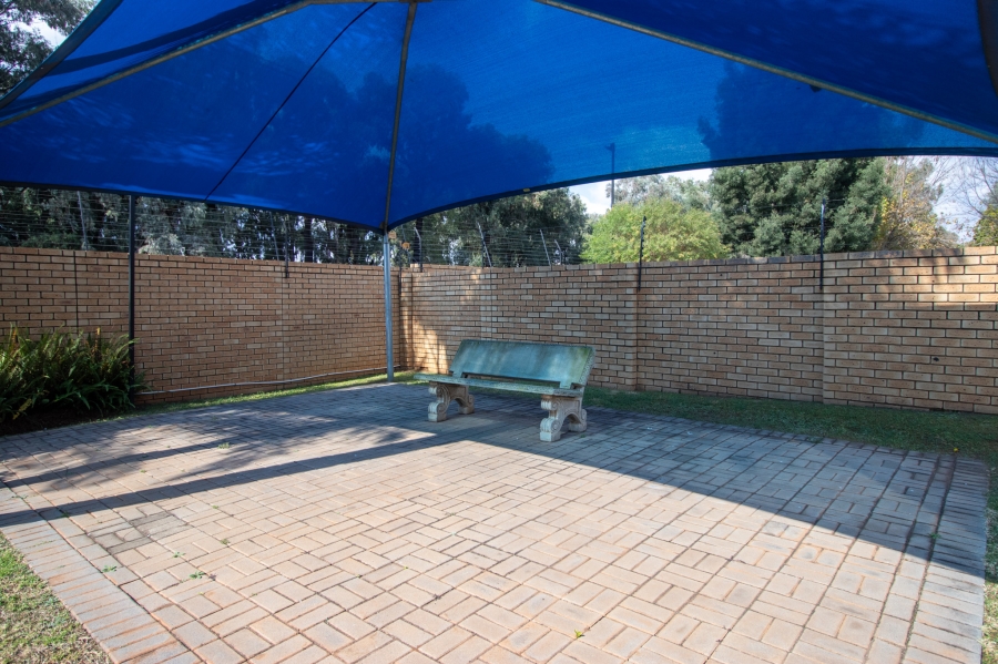 2 Bedroom Property for Sale in Eldoraigne Gauteng