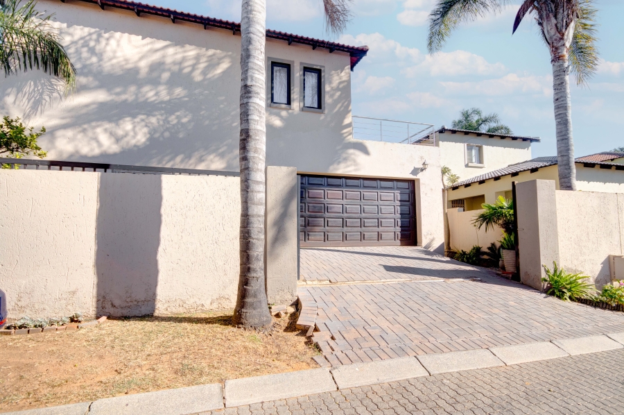 To Let 4 Bedroom Property for Rent in Noordwyk Gauteng