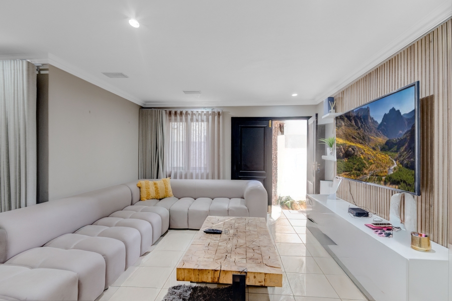 To Let 4 Bedroom Property for Rent in Noordwyk Gauteng