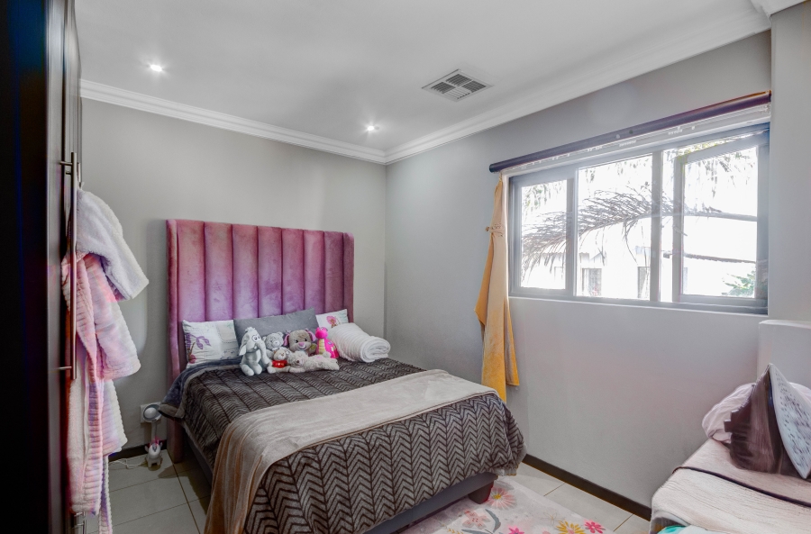 To Let 4 Bedroom Property for Rent in Noordwyk Gauteng