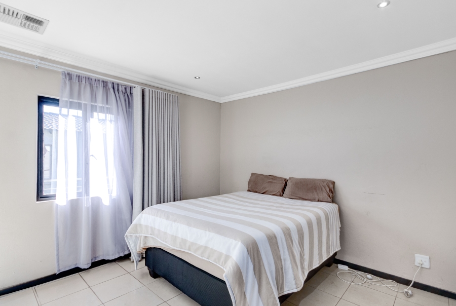 To Let 4 Bedroom Property for Rent in Noordwyk Gauteng
