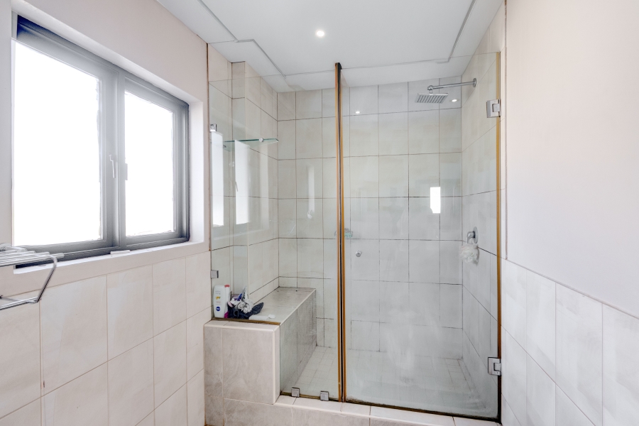 To Let 4 Bedroom Property for Rent in Noordwyk Gauteng