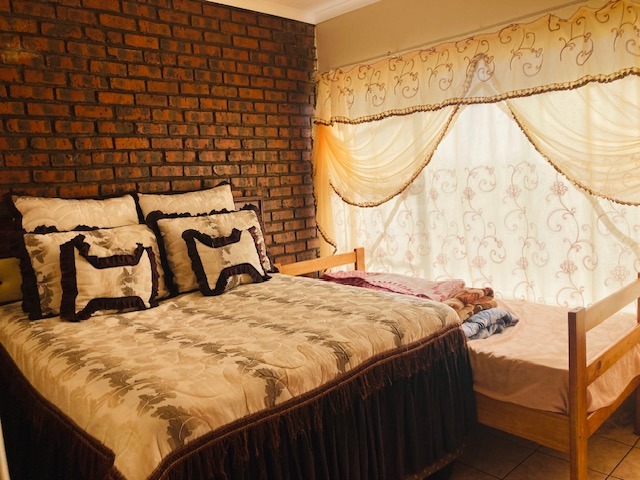 2 Bedroom Property for Sale in Dunnottar Gauteng