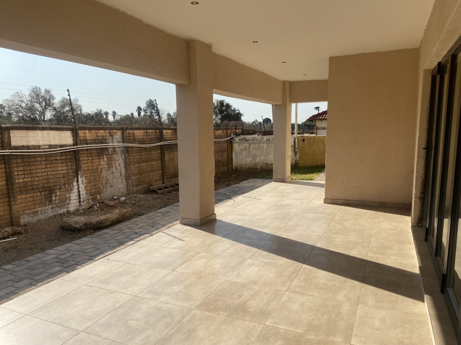 To Let 5 Bedroom Property for Rent in Willow Park Manor Gauteng