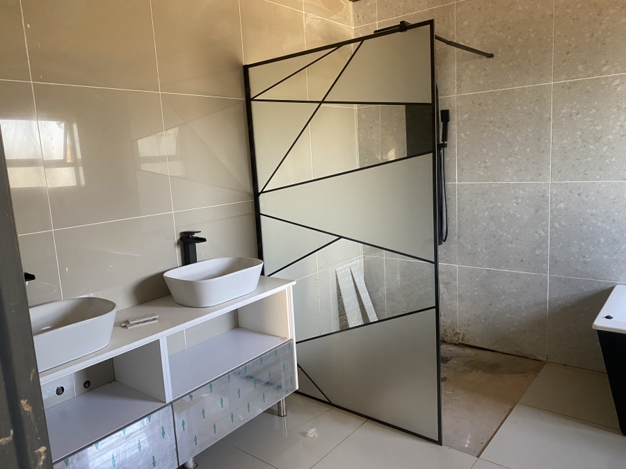 To Let 5 Bedroom Property for Rent in Willow Park Manor Gauteng