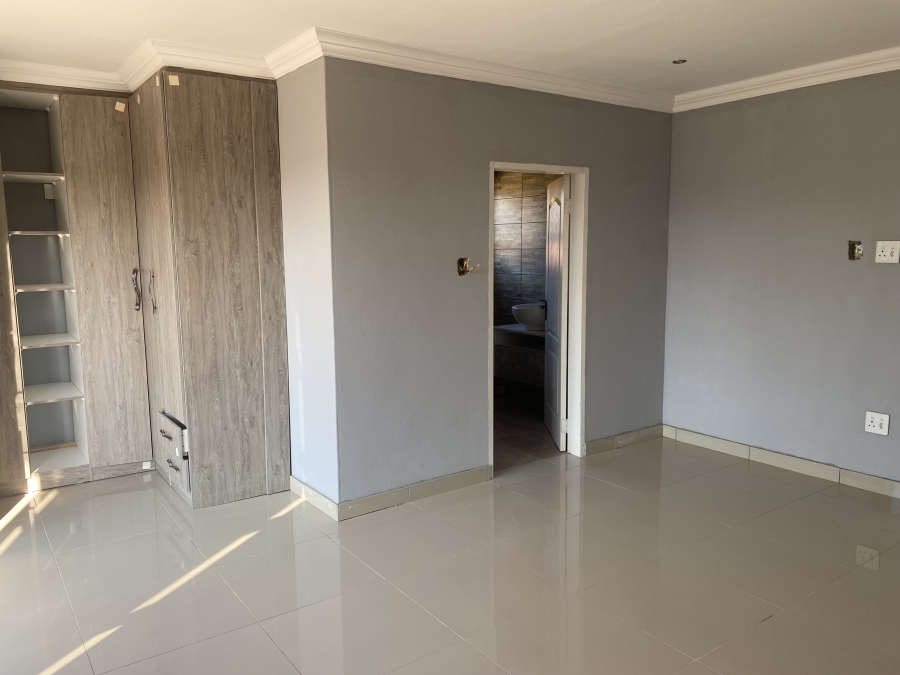 To Let 5 Bedroom Property for Rent in Willow Park Manor Gauteng