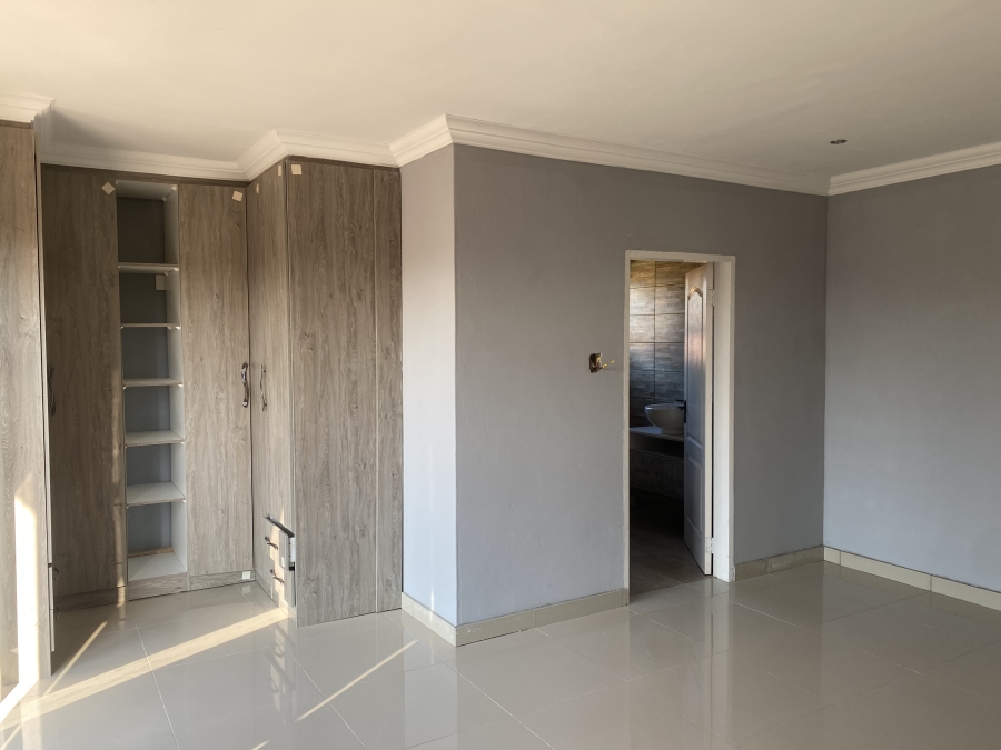 To Let 5 Bedroom Property for Rent in Willow Park Manor Gauteng