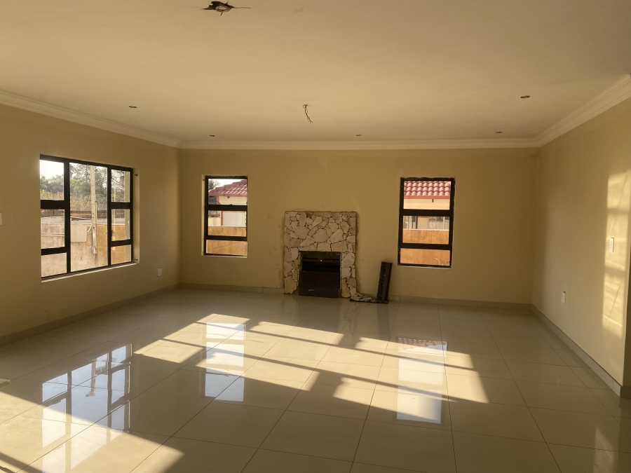 To Let 5 Bedroom Property for Rent in Willow Park Manor Gauteng