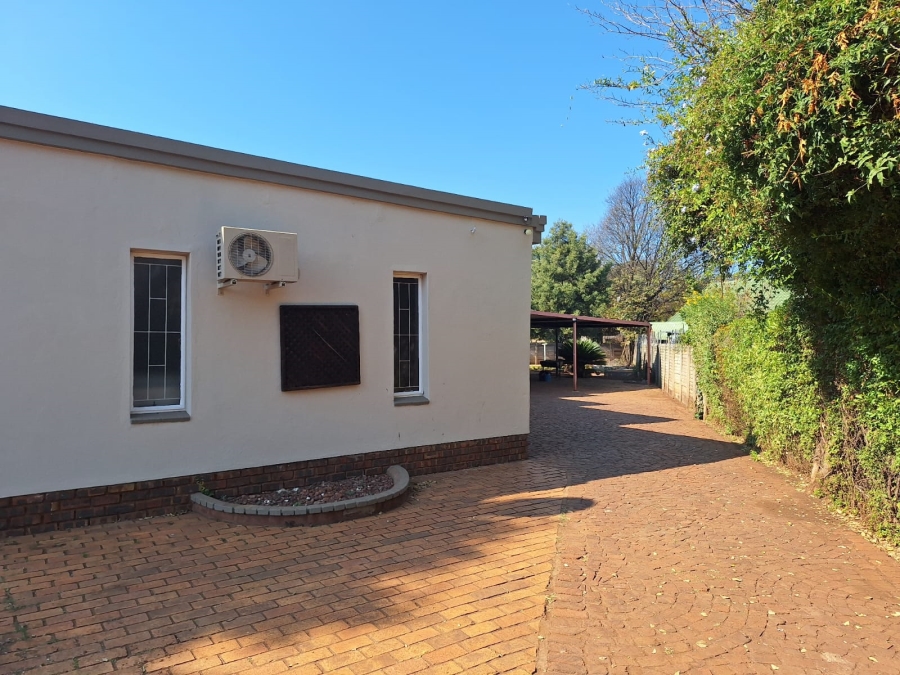 4 Bedroom Property for Sale in Wierda Park Gauteng