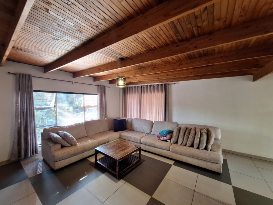 4 Bedroom Property for Sale in Wierda Park Gauteng