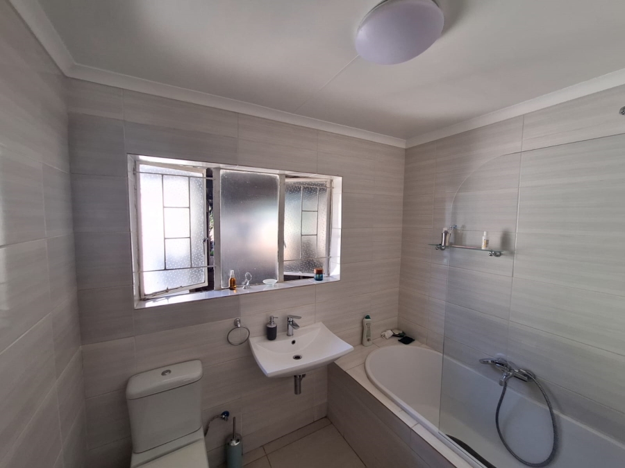 4 Bedroom Property for Sale in Wierda Park Gauteng
