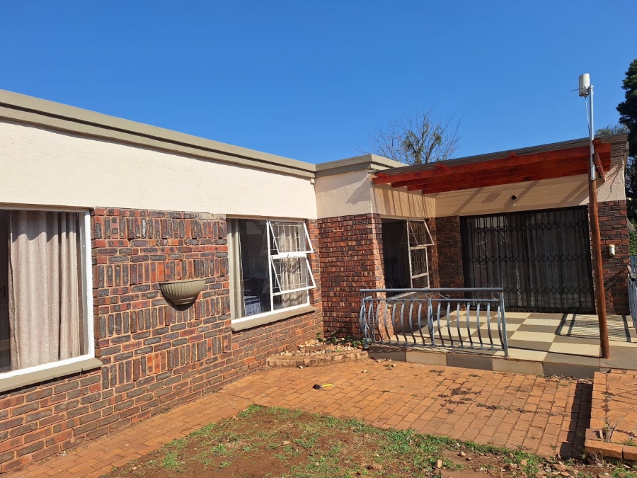 4 Bedroom Property for Sale in Wierda Park Gauteng