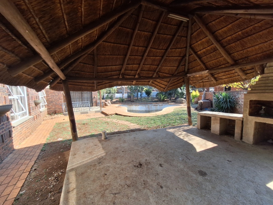 4 Bedroom Property for Sale in Wierda Park Gauteng