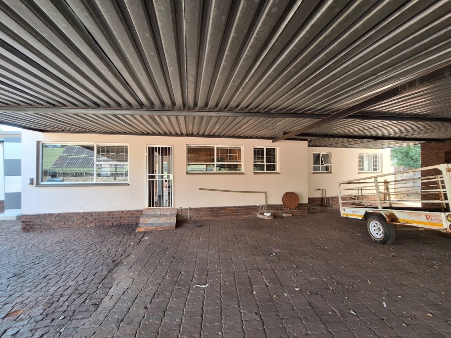 4 Bedroom Property for Sale in Wierda Park Gauteng