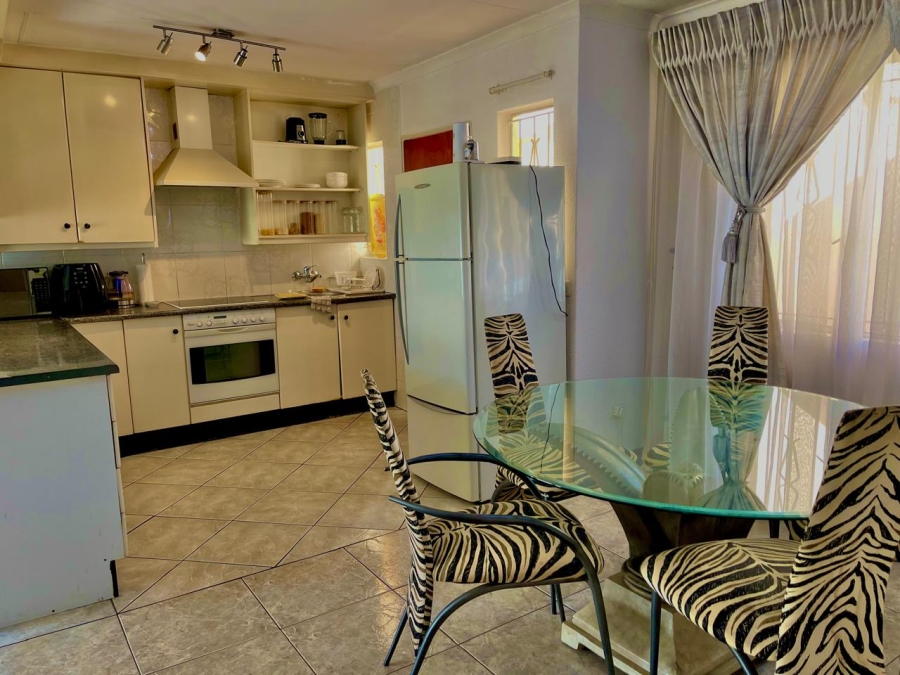 3 Bedroom Property for Sale in Kew Gauteng