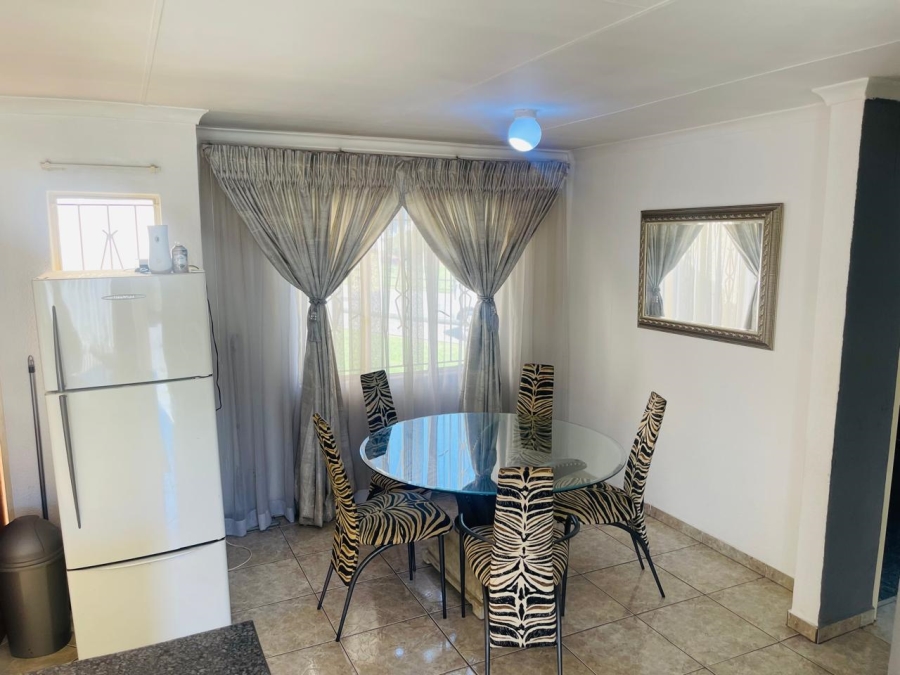 3 Bedroom Property for Sale in Kew Gauteng