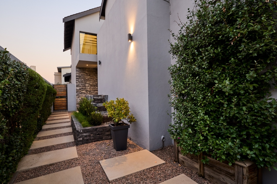 4 Bedroom Property for Sale in Waterfall Country Village Gauteng