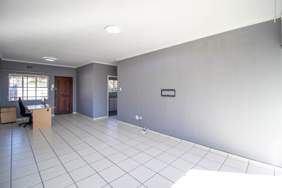 To Let 2 Bedroom Property for Rent in Windsor West Gauteng