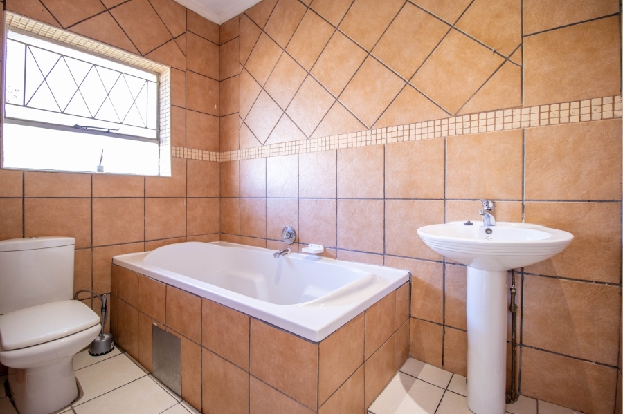 To Let 2 Bedroom Property for Rent in Windsor West Gauteng