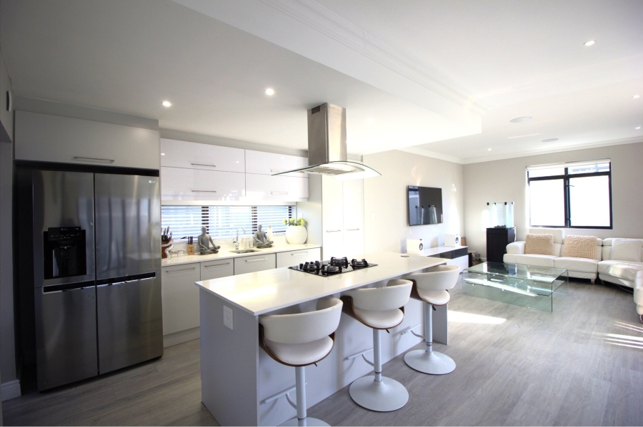 4 Bedroom Property for Sale in Broadacres Gauteng