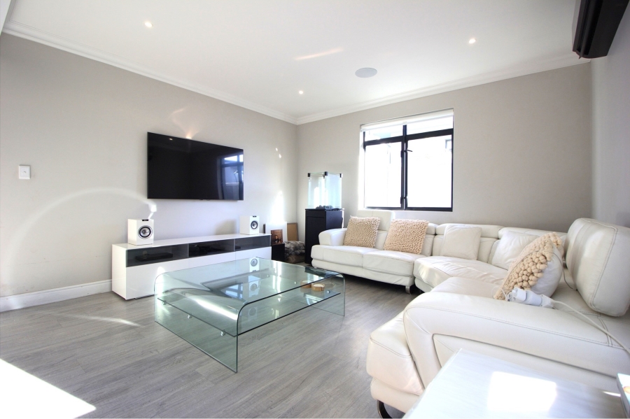 4 Bedroom Property for Sale in Broadacres Gauteng