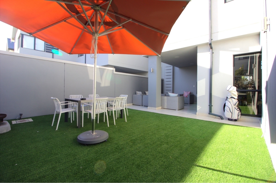 4 Bedroom Property for Sale in Broadacres Gauteng