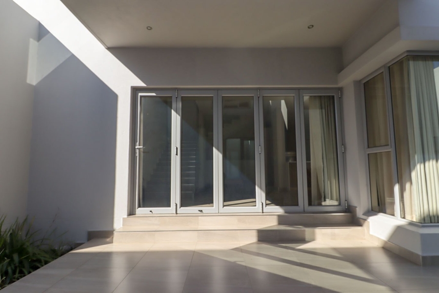 To Let 3 Bedroom Property for Rent in Bryanston Gauteng